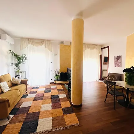 Aurum 360 Attico Deluxe Apartment *